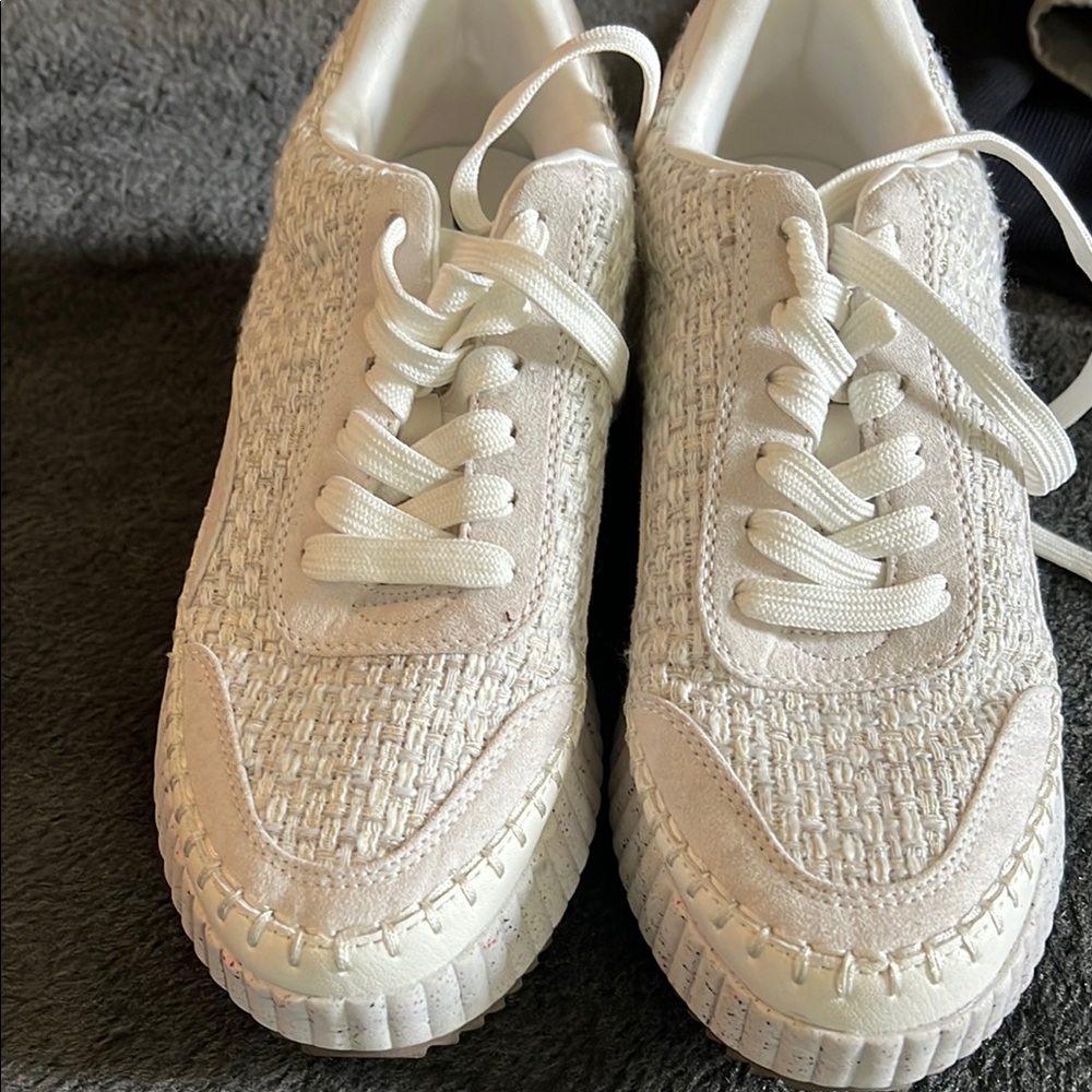 Stylish White Textured Sneakers